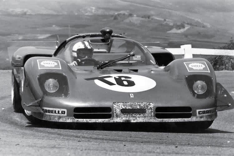 Nino Vaccarella im mächtigen Ferrari 512