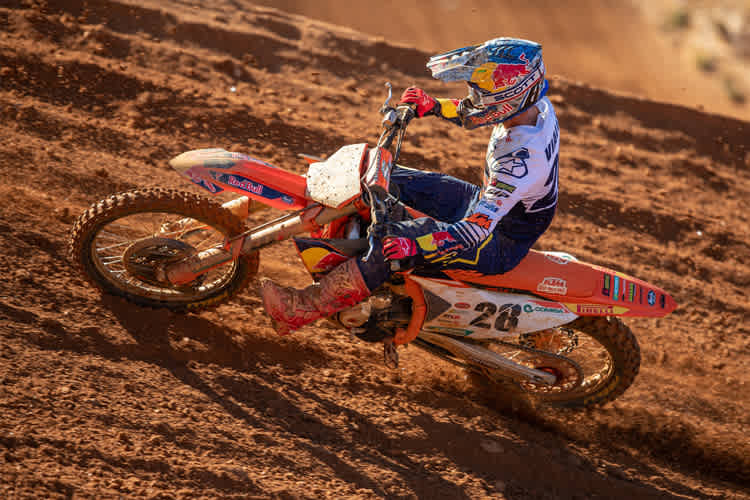 Tom Vialle gewann den ersten MX2-Lauf in Agueda