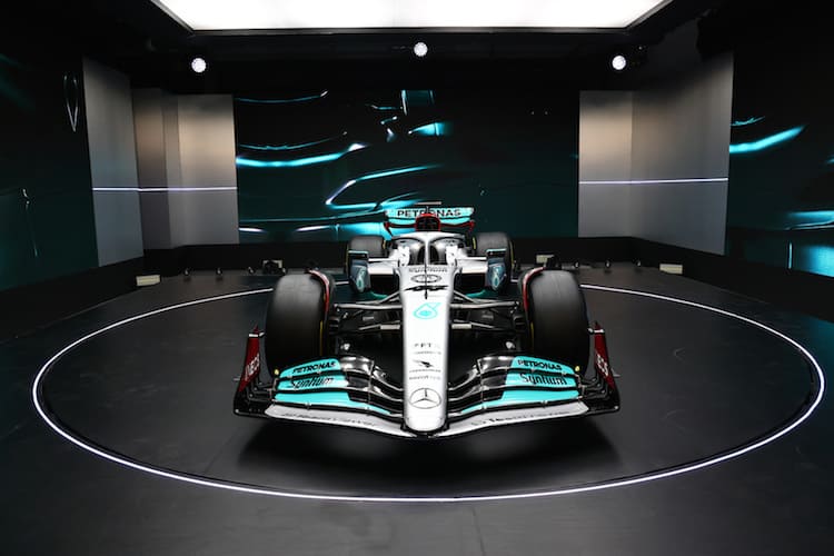 Mercedes W13: Auch unter der Haube wurde viel verändert