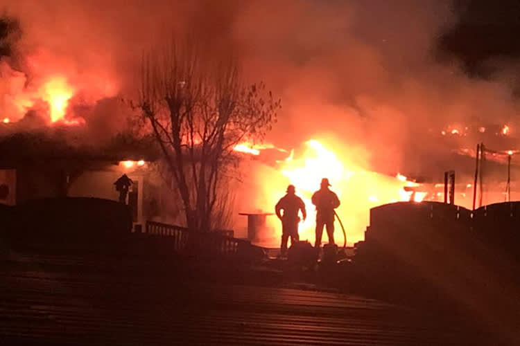 Die Flammen kamen vom Nachbargehöft