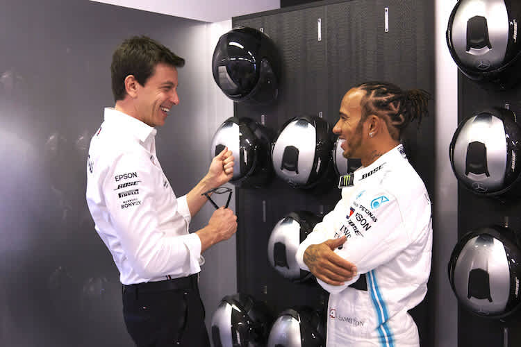Toto Wolff und Lewis Hamilton 2019 in Abu Dhabi