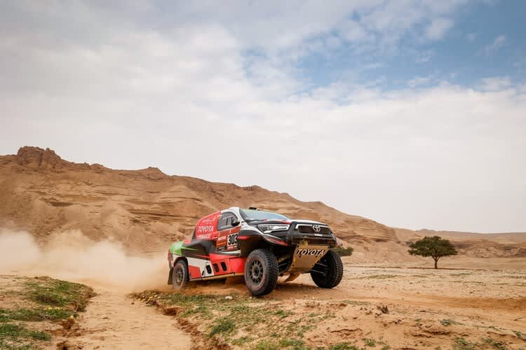 Zweiter Etappensieg für Dirk von Zitzewitz und seinen Fahrer Yazeed Al Rajhi