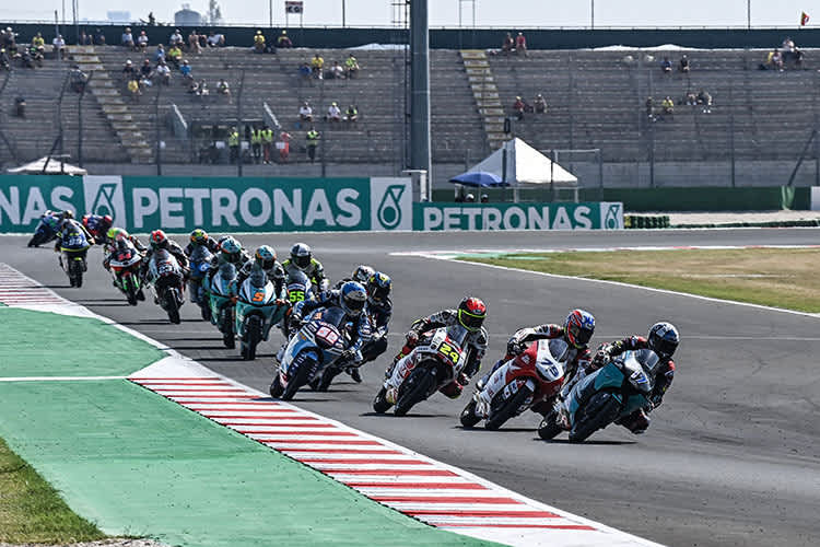 Zieleinlauf: John McPhee (17) blieb vorne