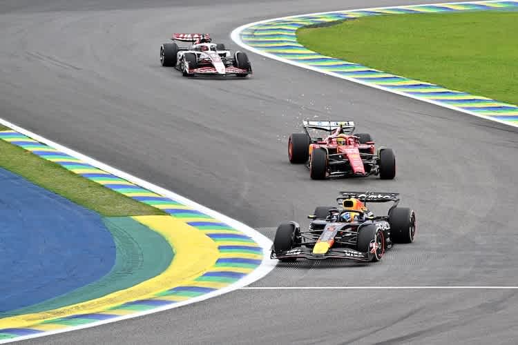 Max Verstappen in Brasilien vor Lewis Hamilton und Esteban Ocon