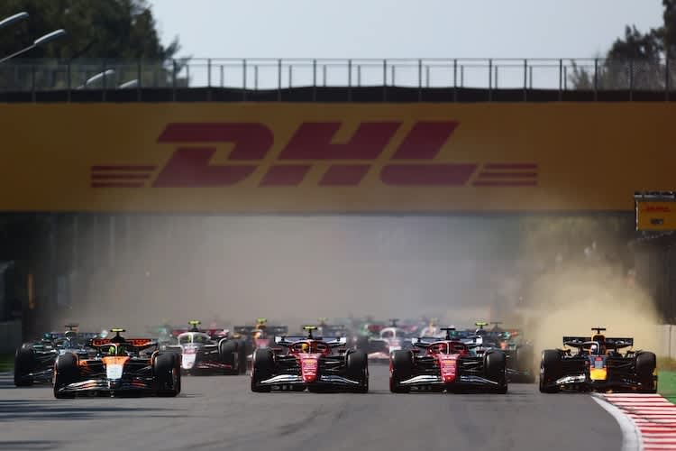 Kurz nach dem Start zum Mexiko-GP