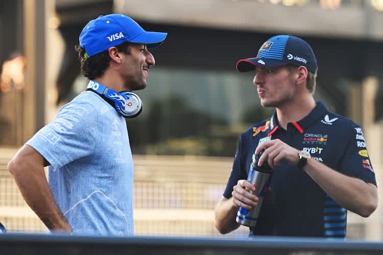 Daniel Ricciardo und Max Verstappen in Singapur 2024