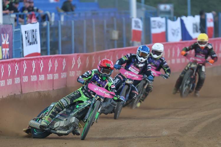 Patryk Dudek vor Timo Lahti