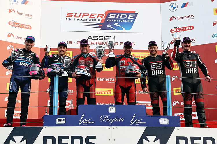 Nur strahelnde Gesichter nach dem Sprintrennen in Assen