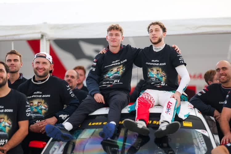 Finn Wiebelhaus und Salman Owega