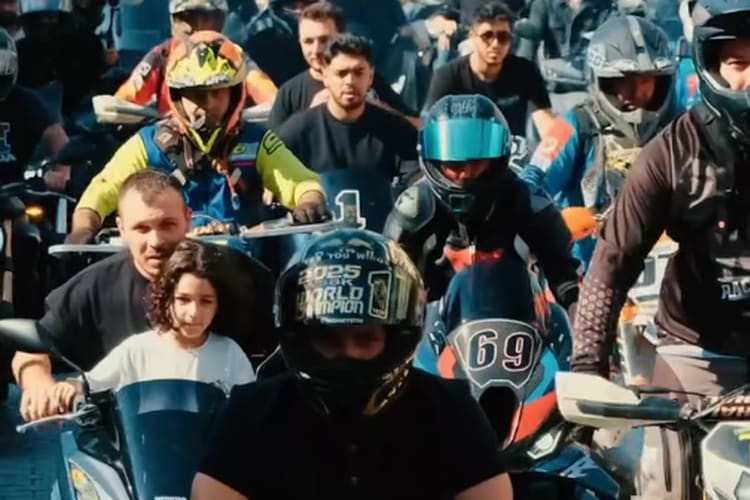 Toprak Razgatlioglu führte die Prozession durch Alanya an