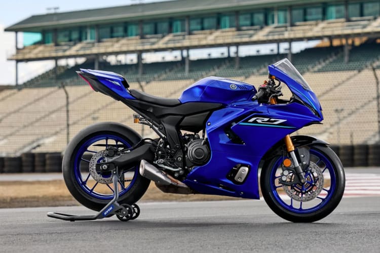 Yamaha entwickelte für die R7 ein Sportbike-Rennkit