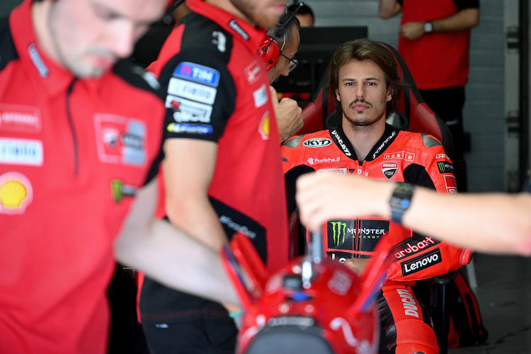 Nicolo Bulega wird in Portimao und Valencia Marc Marquez vertreten