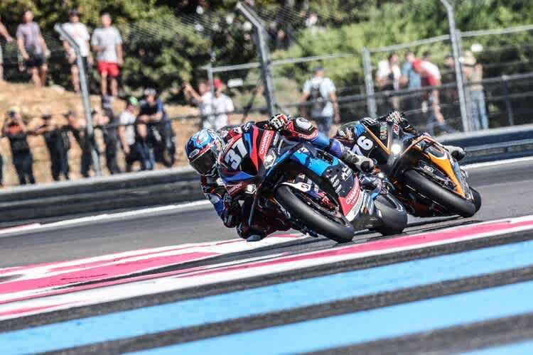 BMW führt in der Weltmeisterschaft