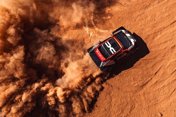 Dacia schlägt sich in seiner Debut-Saison beachtlich und führt die Fahrerwertung der WM an