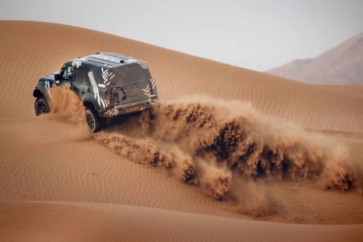 Der neu entwickelte Defender Rally Dakar D7X-R absolvierte in Marokko ausgiebige Testfahrten