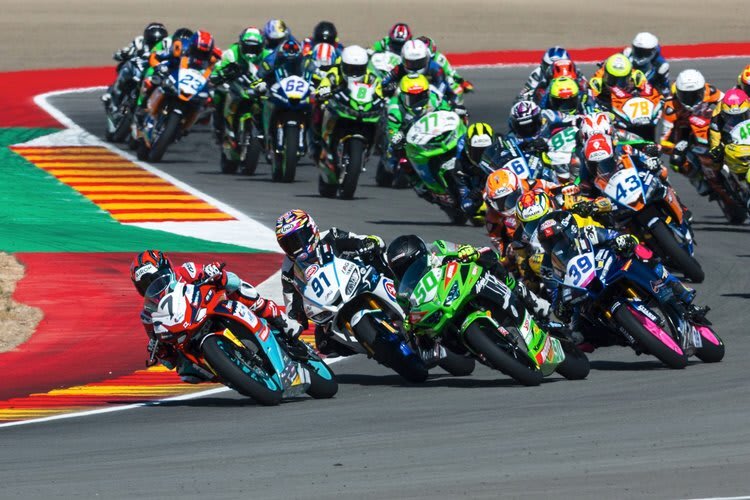 Hier führt Kove-Pilot Benat Fernandez die Verfolgergruppe noch an