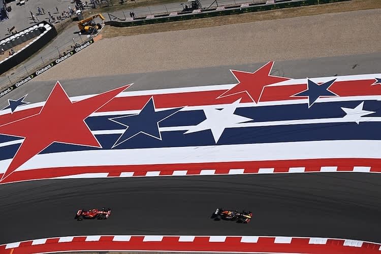 Max Verstappen und Carlos Sainz im Vorjahr in Austin