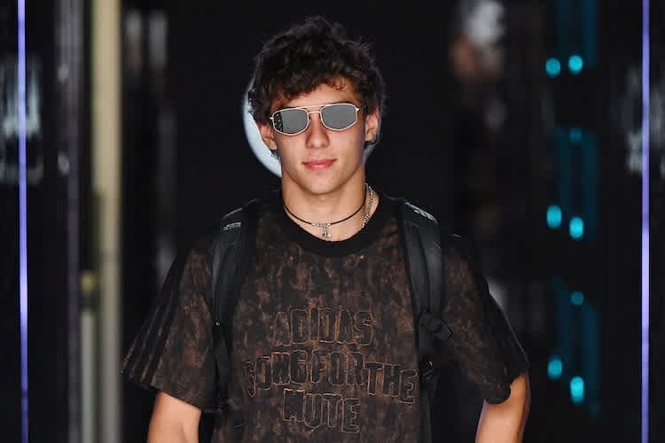 Am Donnerstag in Baku Mercedes-Einzelkämpfer: Kimi Antonelli