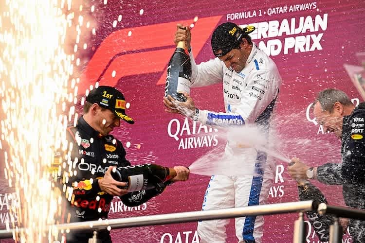 Carlos Sainz (M.) fuhr in Baku aufs Podium