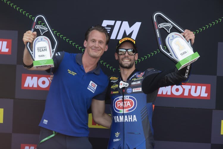 Ten-Kate-Teammanager Kervin Bos und Stefano Manzi