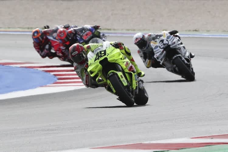 In den Kurven braucht es in der MotoGP viel Körpereinsatz