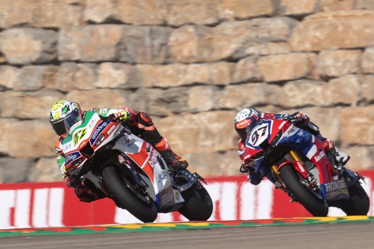 Bimota-Pilot Axel Bassani vor Xavi Vierge (Honda)