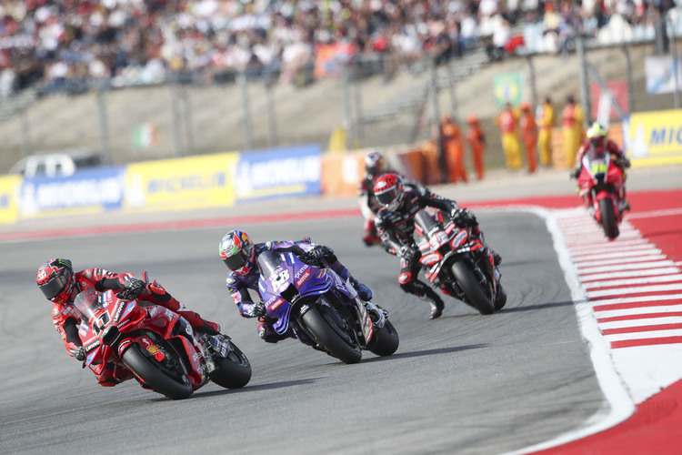 Nicolò Bulega vor Oliveira und Savadori