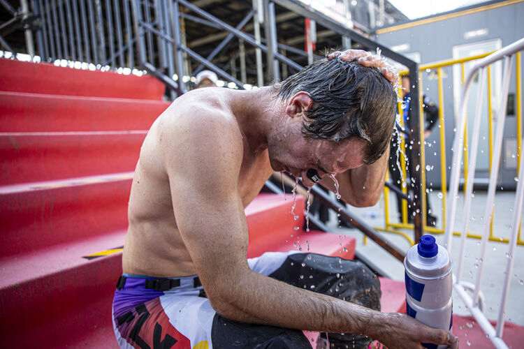 Simon Längenfelder nach einem harten Rennen in China