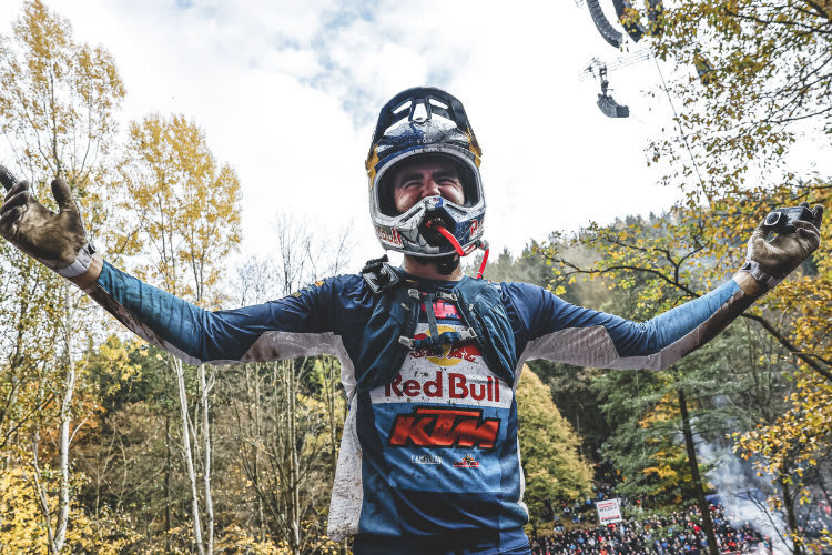 Manuel Lettenbichler ist zum fünften Mal Weltmeister