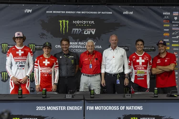 Nico Greutmann (MX2), Jeremy Seewer (MXGP), David Luongo (CEO Infront Moto Racing), Willy Läderach (CEO MXGP Suisse), Rolf Enz (CEO Swiss Moto), Valentin Guillod (MX Open) und Mat Rebaud (Teamchef Schweiz) beim Motocross of Nations in Crawfordsville.