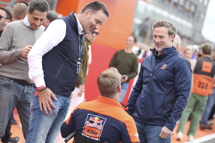 KTM-CEO Gottfried Neumeister (re.) zusammen mit Rennchef Pit Beirer