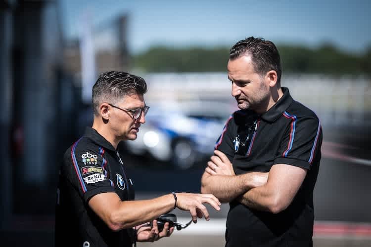 Technikdirektor Chris Gonschor mit Motorsport-Direktor Sven Blusch