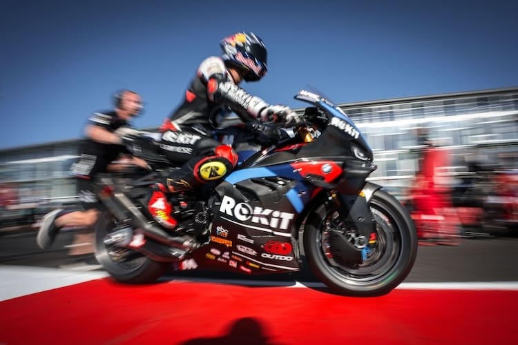 BMW überarbeitete den Motor und die Aero der M1000RR für 2025