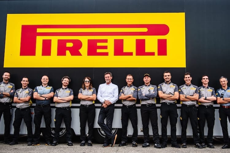 Die Pirelli-Mannschaft vor dem ersten MotoGP-Test in Misano