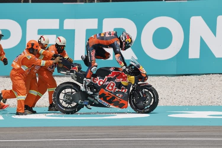 Kehrte kurz vor Ende des Q2 nach Crash auf die Strecke zurück: Pedro Acosta wurde dafür bestraft