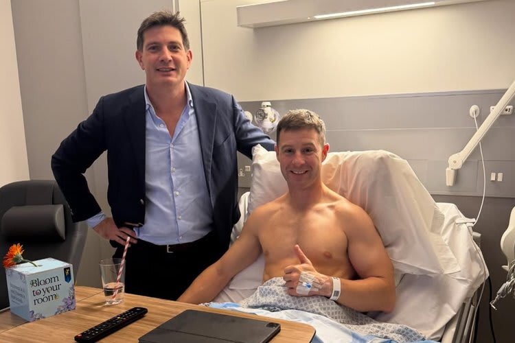 Jonathan Rea ließ sich am Donnerstag am rechten Knie operieren