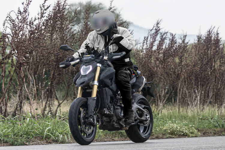 Ducati Multistrada V2: Schlanke, an der USD-Gabel befestigte Scheinwerfereinheit mit Schnabel