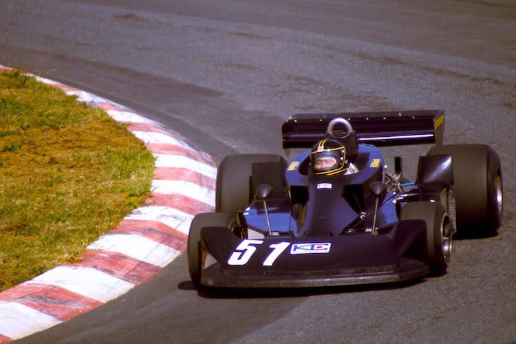 Masahiro Hasemi 1976 im Kojima-Rennwagen