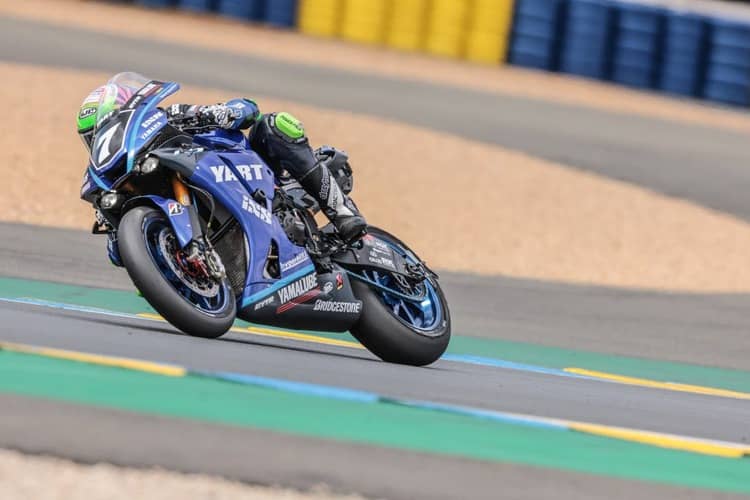 Marvin Fritz auf der Yamaha R1 von YART