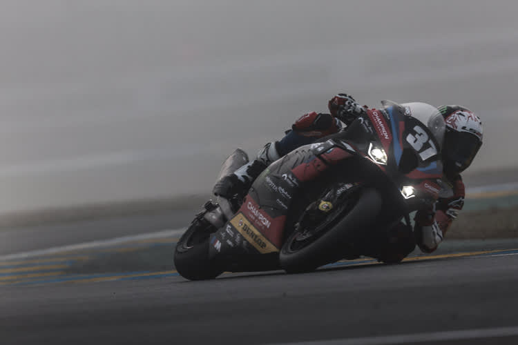 Jeremy Guarnoni ist gemeinsam mit Markus Reiterberger und Ilya Mikhalchik auf Kurs zu Platz 3