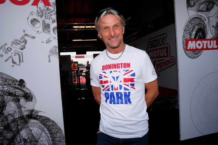 Carl Fogarty ist bereits auf das Superbike-Meeting in Donington eingestimmt