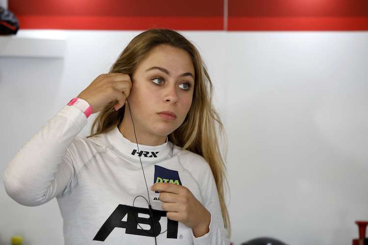 Sophie Flörsch 2021 in der DTM