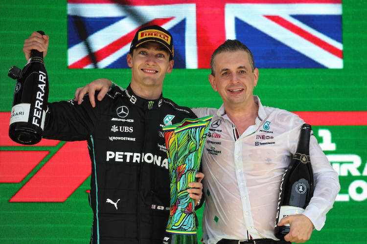 George Russell mit Riccardo Musconi in Brasilien 2022