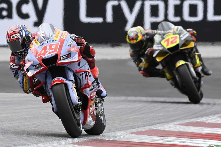 Fabio Di Giannantonio vor Marco Bezzecchi