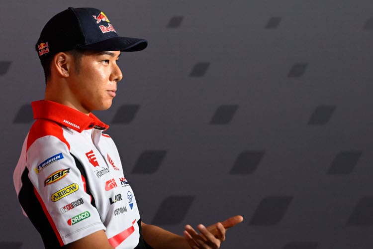 Takaaki Nakagami (30)