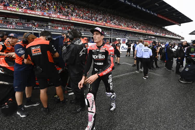 Aleix Espargaró vor dem Rennstart am Sonntag in Thailand