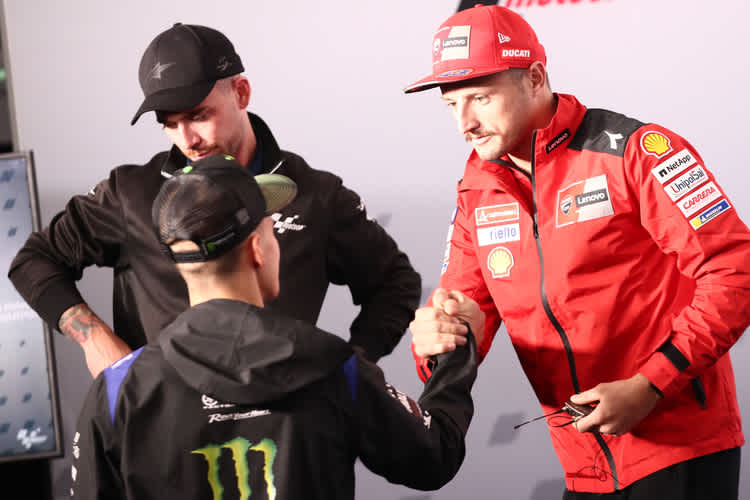 Jack Miller im Gespräch mit Fabio Quartararo