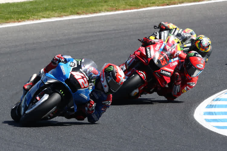 Alex Rins vor Pecco Bagnaia und Marc Márquez