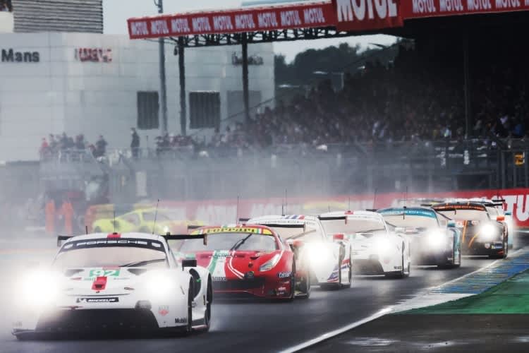 Das Ende der GTE-Klasse steht an: Porsche 911 RSR vor Ferrari 488 GTE