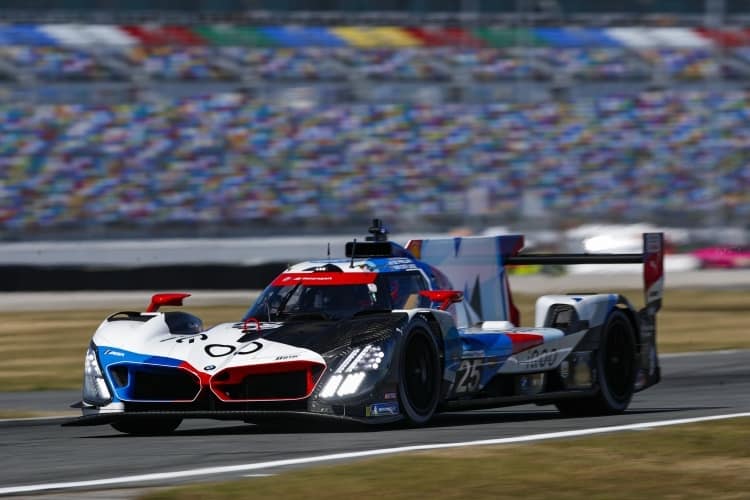 Der BMW M Hybrid V8 in Daytona